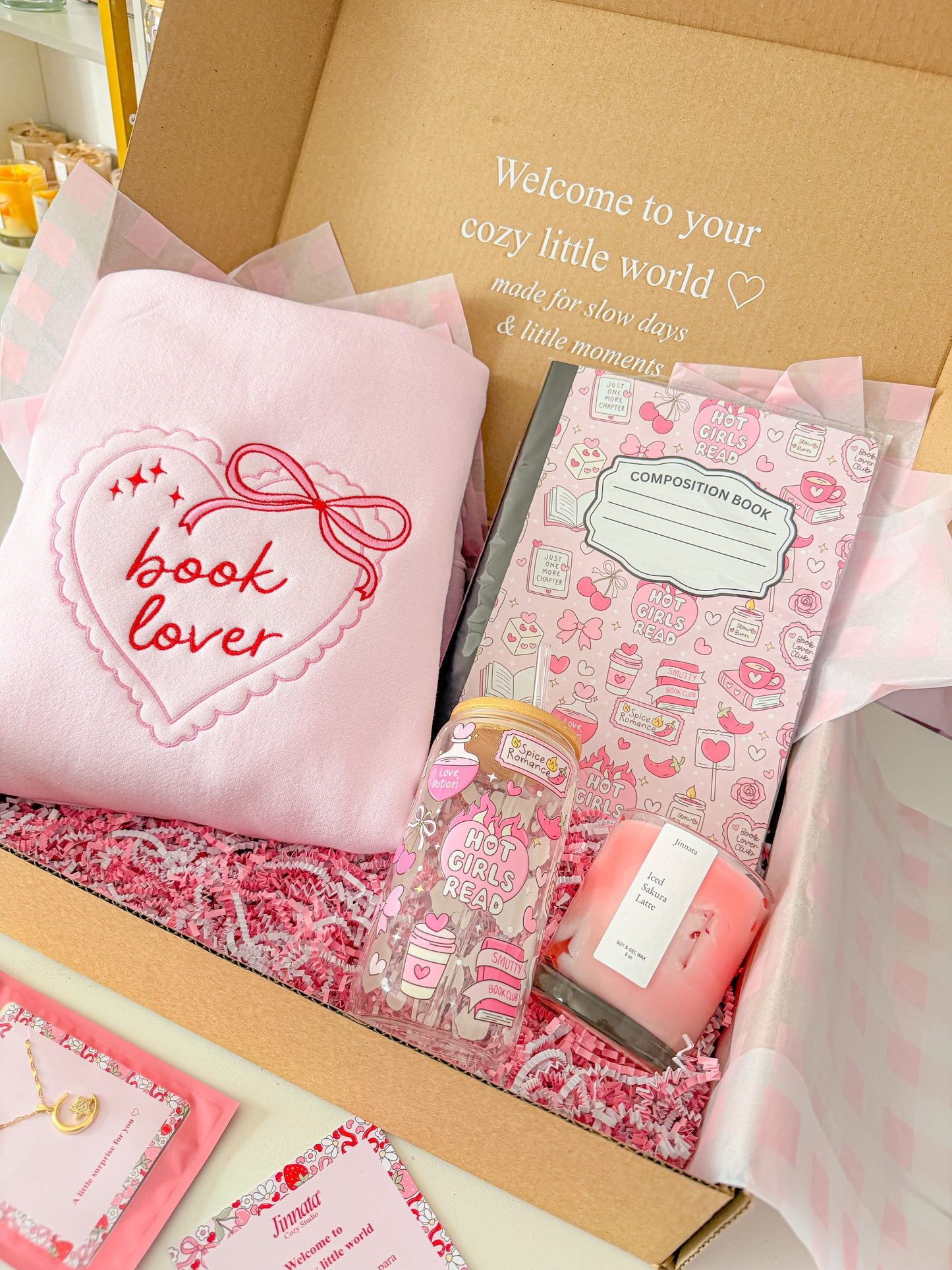 📦 Book Lover Cozy Box