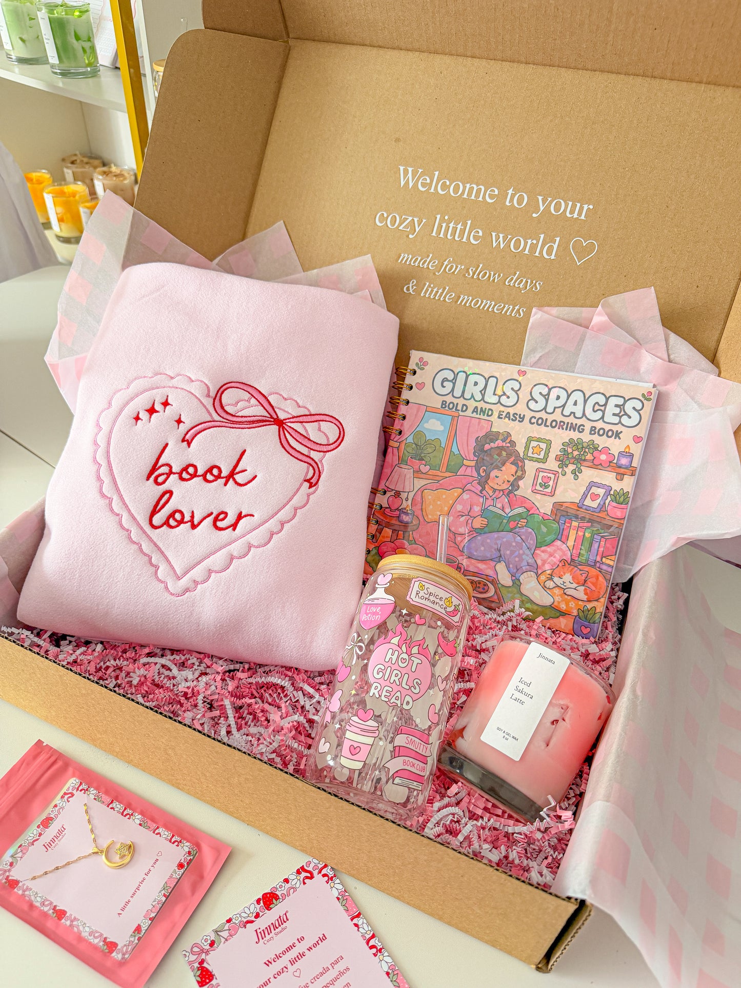 📦 Book Lover Cozy Box